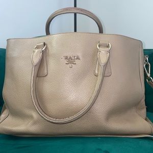 Authentic Prada leather Handbag - Broken hardware